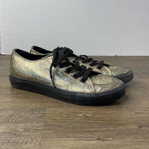 Gotta Flurt Women’s Gold Sparkle Metallic Black Lace Up Sneakers, size 6